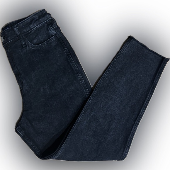 Hollister Denim - EUC Hollister SZ 27 (5R) black ultra high rise mom jeans/5-pocket/waist 28”-30”